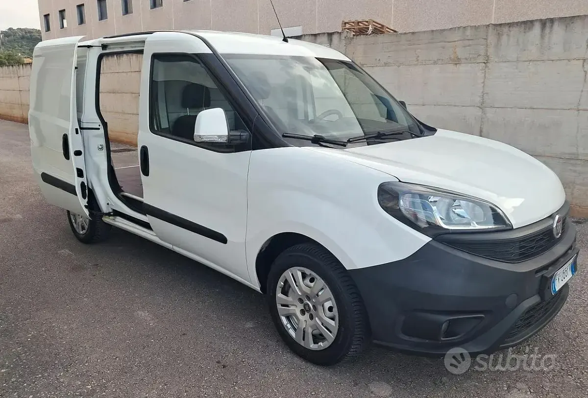 Usata Fiat Doblò 105 CV (77 kW) 2019 Bianco Monovolume