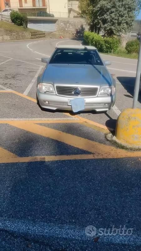 Usata Mercedes SL300 231 CV (169 kW) 1992 Argento Cabrio