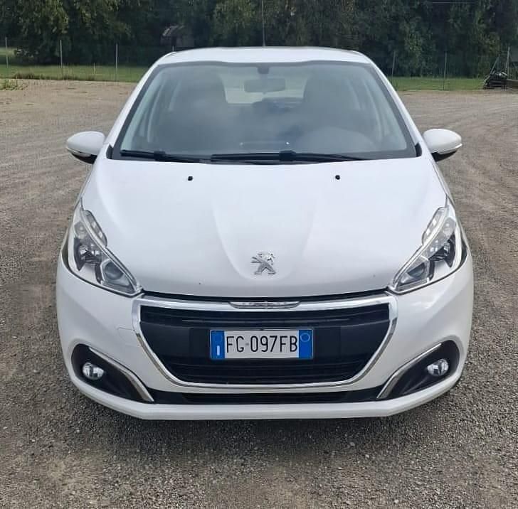 Usata Peugeot 208 Allure 81 CV (59 kW) 2017 Bianco Utilitaria