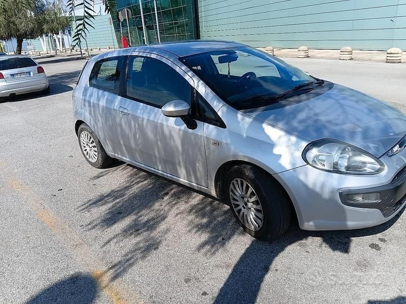 Usata Fiat Punto Evo Dynamic 75 CV (55 kW) 2010 Grigio Utilitaria