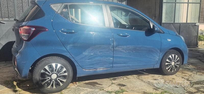 Usata Hyundai i10 83 CV (61 kW) 2018 Blu Utilitaria