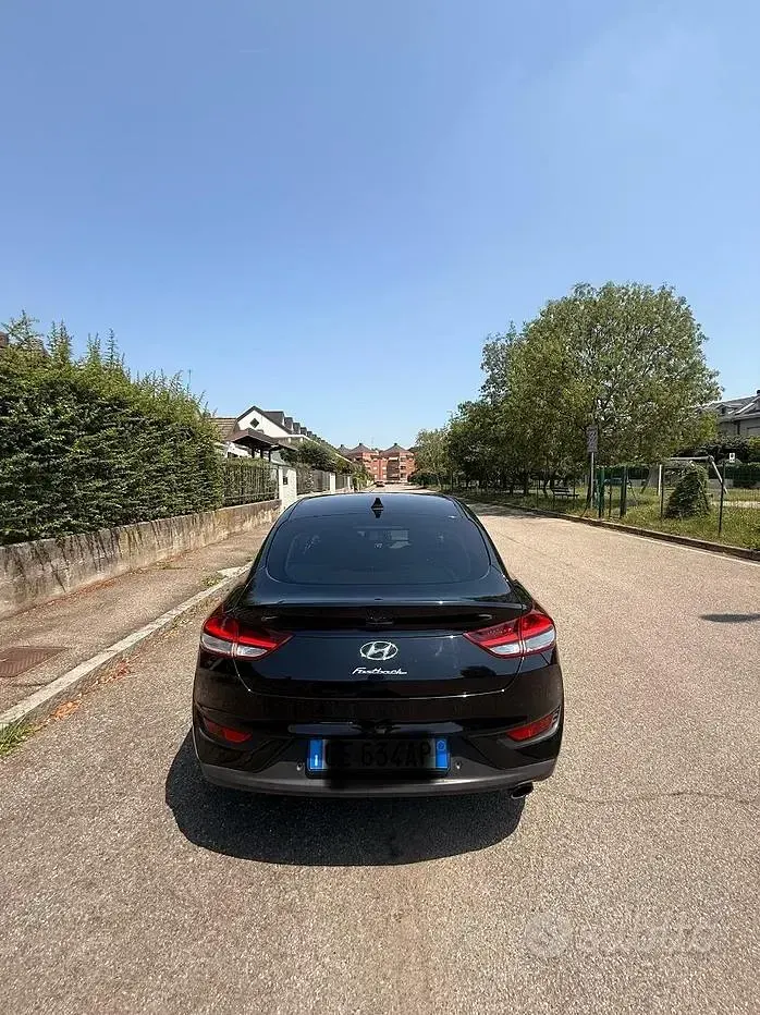 Usata Hyundai i30 140 CV (102 kW) 2017 Nero Coupé