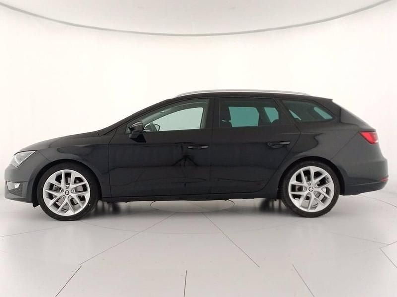 Käytetty Seat Leon ST FR 184 HP (135 kW) 2016 Musta Farmari