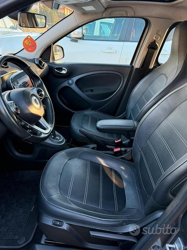 Usata Smart ForFour Prime 90 CV (66 kW) 2018 Grigio Utilitaria