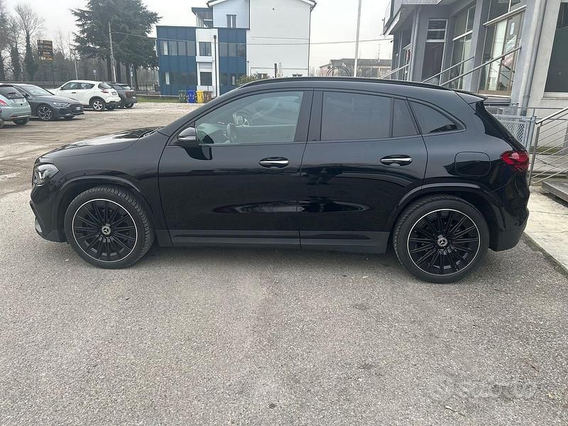 Usata Mercedes GLA200 AMG Line Premium Plus 150 CV (110 kW) 2023 Nero SUV