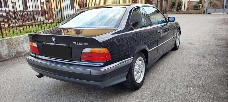 Usata BMW 318 140 CV (102 kW) 1995 Nero Coupé
