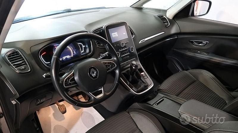 Usata Renault Scénic IV 120 CV (88 kW) 2019 Grigio scuro Monovolume