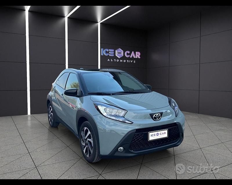 Usata Toyota Aygo X Trend 72 CV (52 kW) 2025 Grigio SUV