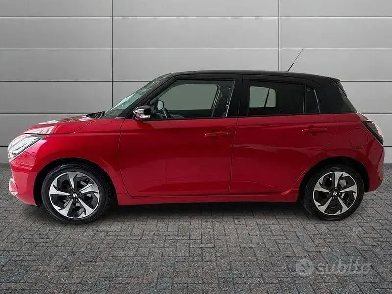 Usata Suzuki Swift 83 CV (61 kW) 2025 Rosso Utilitaria