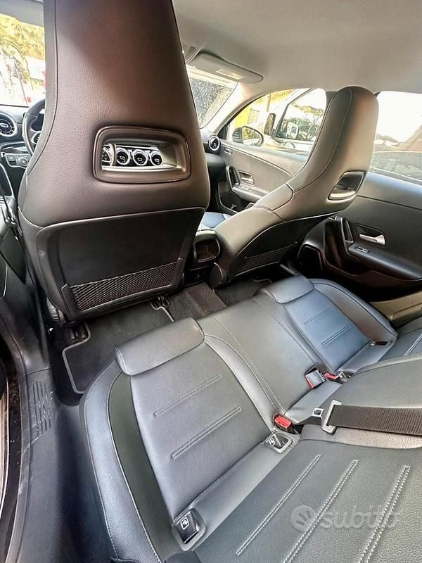 Usata Mercedes A180 Premium 116 CV (85 kW) 2022 Nero Berlina