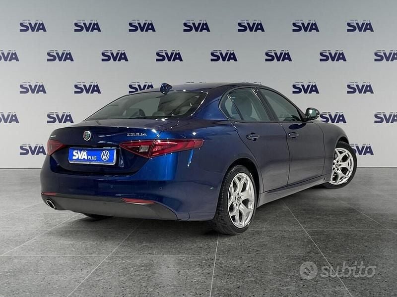 Usata Alfa Romeo Giulia Executive 160 CV (117 kW) 2020 Blu Berlina
