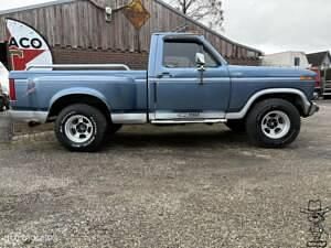 Usata Ford F-150 XL 213 CV (156 kW) 1982 Blu Pick-up