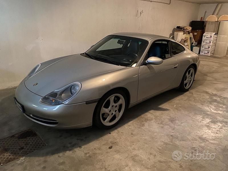 Usata Porsche 911 Carrera 4 320 CV (235 kW) 2001 Grigio Coupé