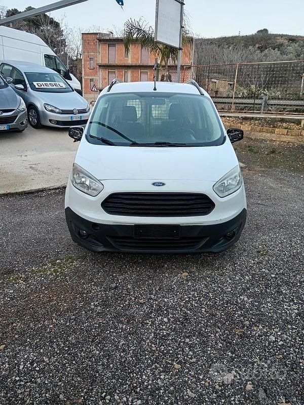 Usata Ford Courier 2017 Bianco Monovolume
