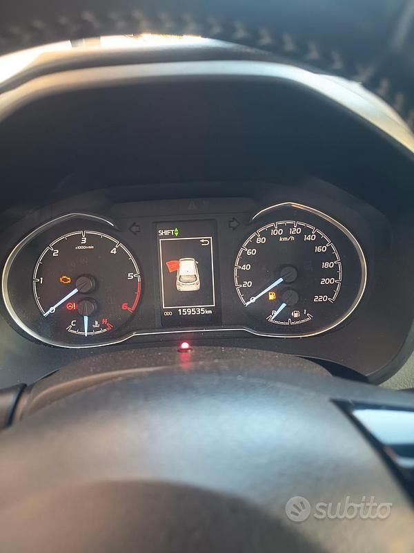 Usata Toyota Yaris 90 CV (66 kW) 2018 Grigio Utilitaria