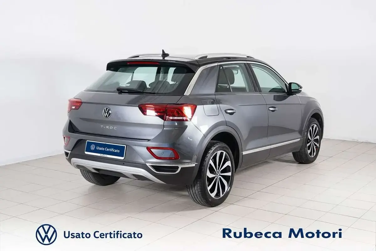 Usata VW T-Roc Style 116 CV (85 kW) 2022 Grigio SUV
