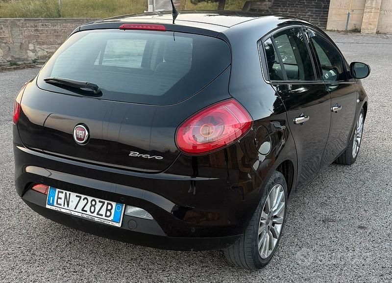 Usata Fiat Bravo Emotion 105 CV (77 kW) 2012 Nero Utilitaria