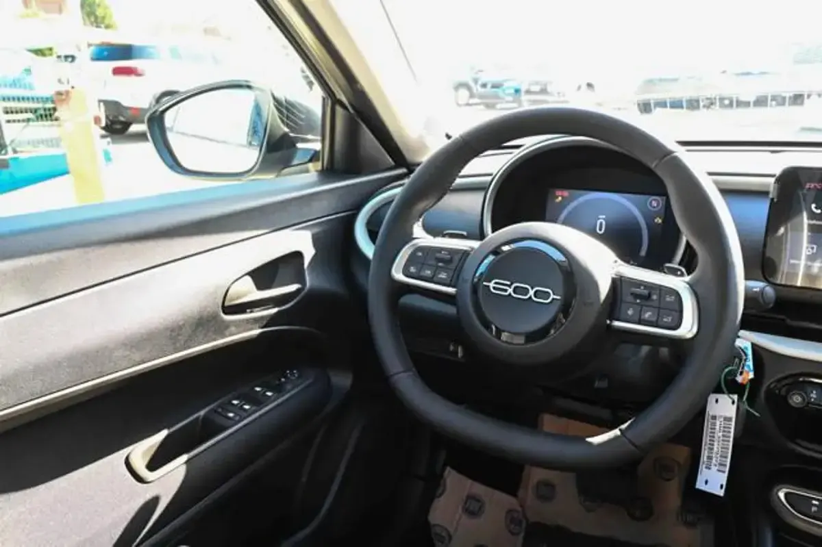 Nuova Fiat 600 100 CV (73 kW) 2025 Bianco SUV