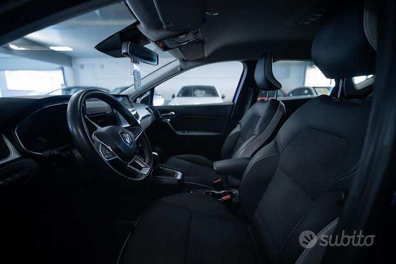 Usata Renault Captur Techno 145 CV (106 kW) 2023 Grigio SUV