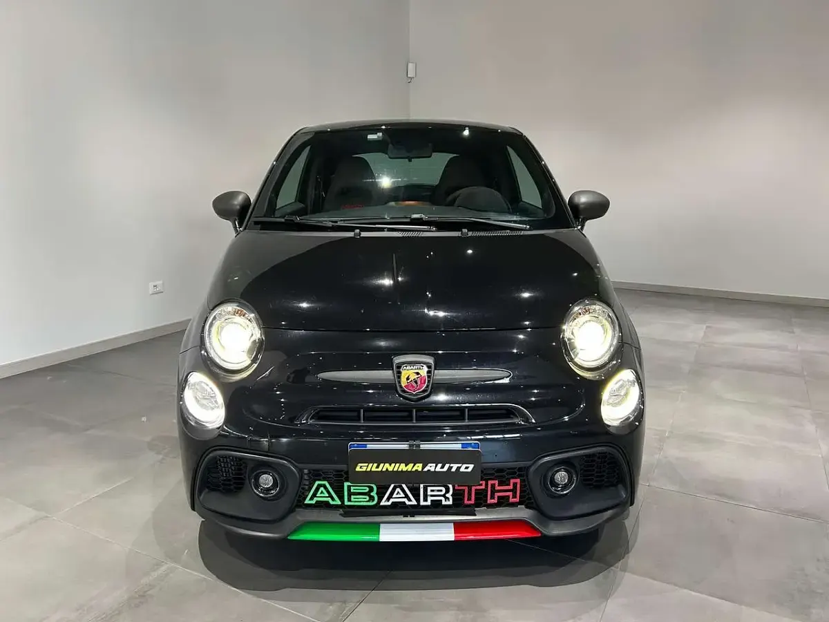 Usata Abarth 695 Competizione 179 CV (131 kW) 2023 Nero Utilitaria