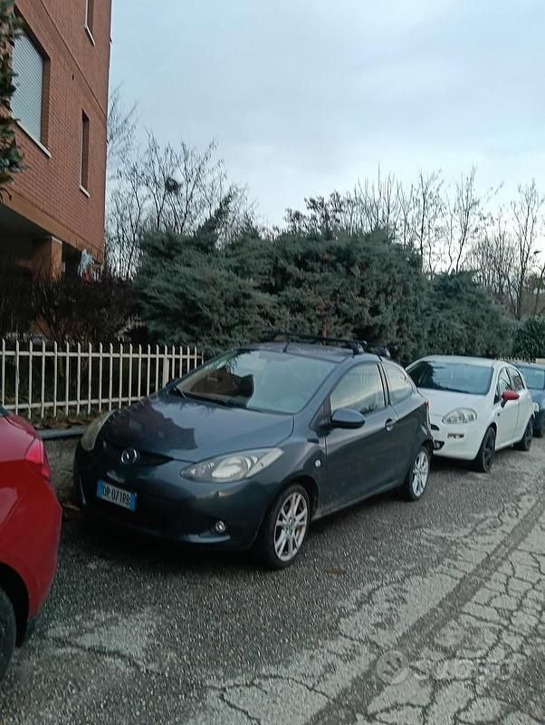 Usata Mazda 2 75 CV (55 kW) 2008 Grigio Utilitaria