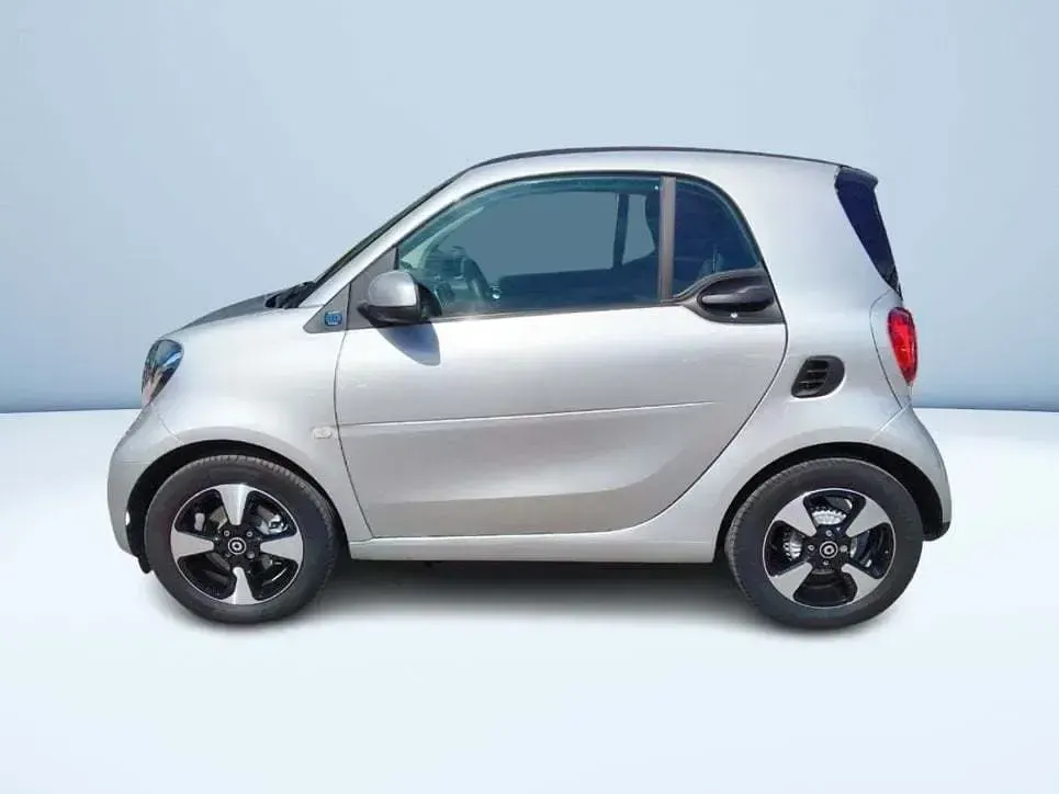 Usata Smart ForTwo Electric Drive Passion 41 kW (56 CV) 2023 Argento Coupé