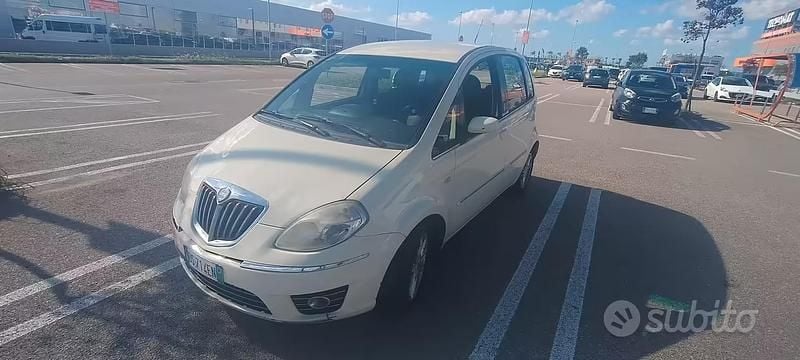 Usata Lancia Musa 90 CV (66 kW) 2009 Bianco Monovolume