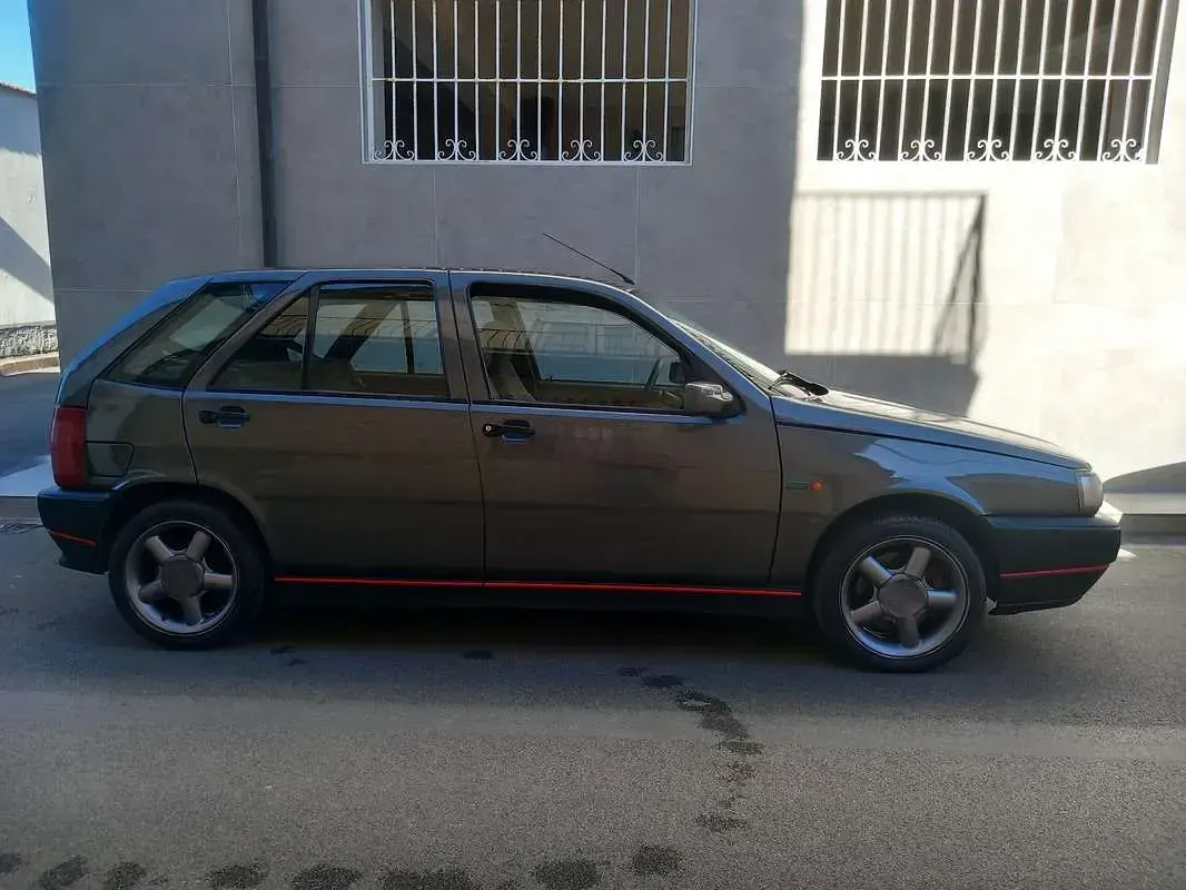 Usata Fiat Tipo 145 CV (106 kW) 1992 Grigio Utilitaria