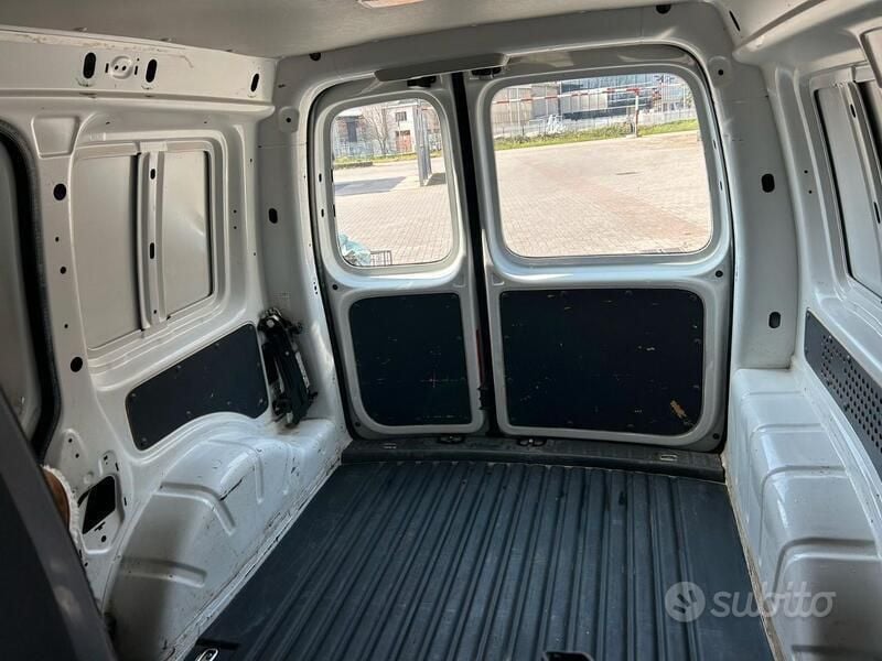 Usata VW Caddy 54 CV (39 kW) 2013 Bianco Monovolume