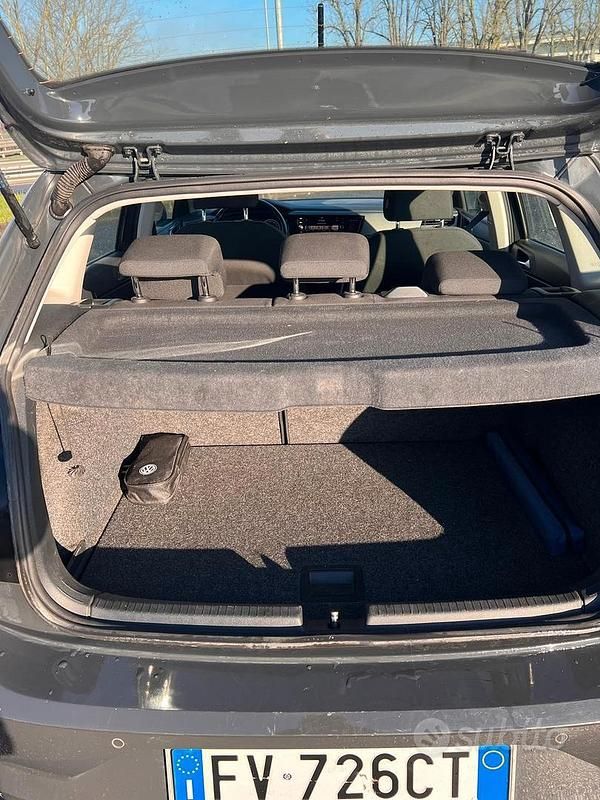 Usata VW Polo 95 CV (69 kW) 2019 Grigio Utilitaria