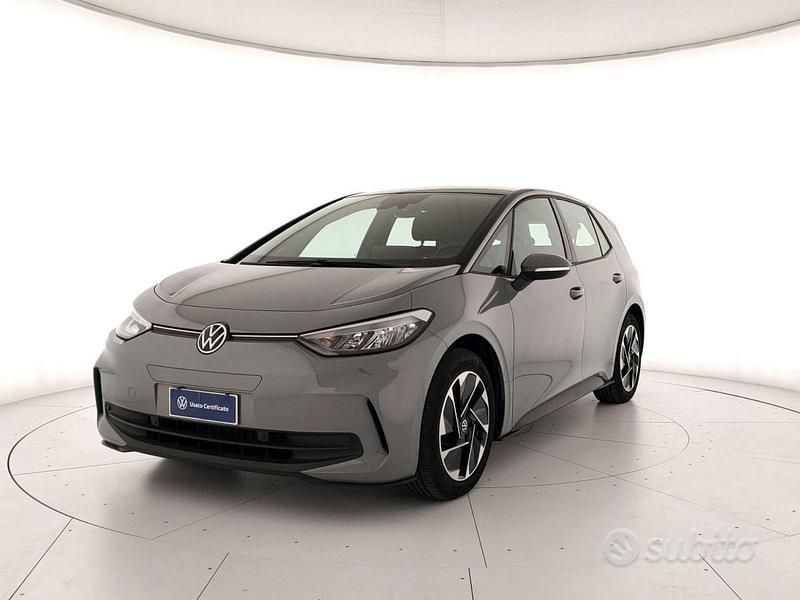 Usata VW ID.3 Pro Performance 150 kW (204 CV) 2024 Moonstone grey nero Utilitaria