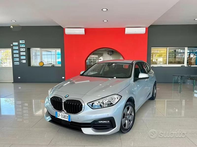 Usata BMW 116 Advantage 116 CV (85 kW) 2021 Grigio Utilitaria