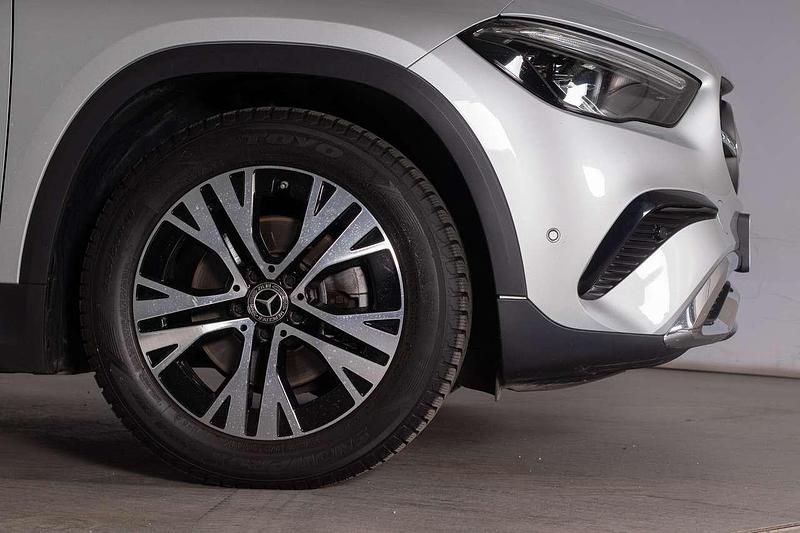 Usata Mercedes 200 150 CV (110 kW) 2023 Argento SUV