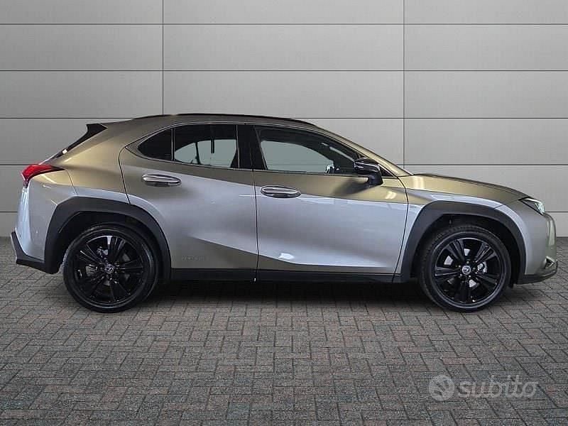 Usata Lexus UX 183 CV (134 kW) 2021 SUV