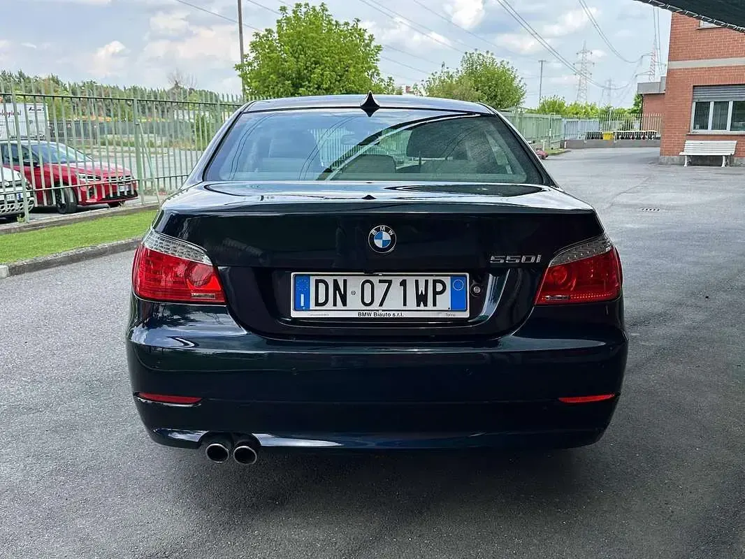 Usata BMW 550 367 CV (269 kW) 2008 Blu/azzurro Berlina