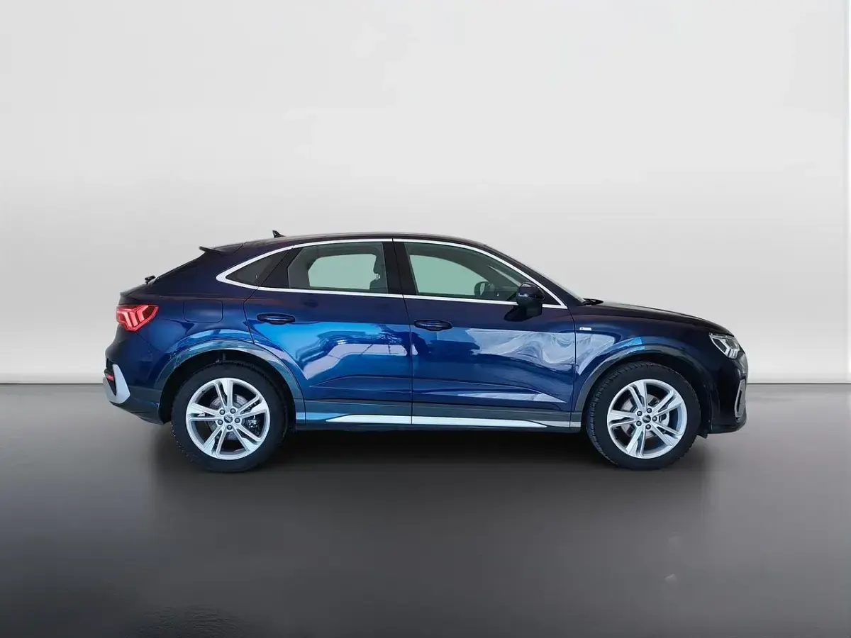 Usata Audi Q3 Sportback S-Line 150 CV (110 kW) 2021 Blu SUV