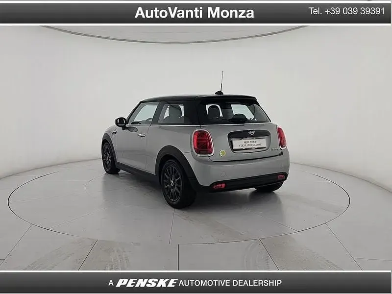 Usata Mini Cooper SE Classic 135 kW (184 CV) 2023 Grigio Utilitaria