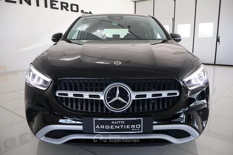 Usado Mercedes GLA180 Advanced 116 CV (85 kW) 2025 Negro SUV