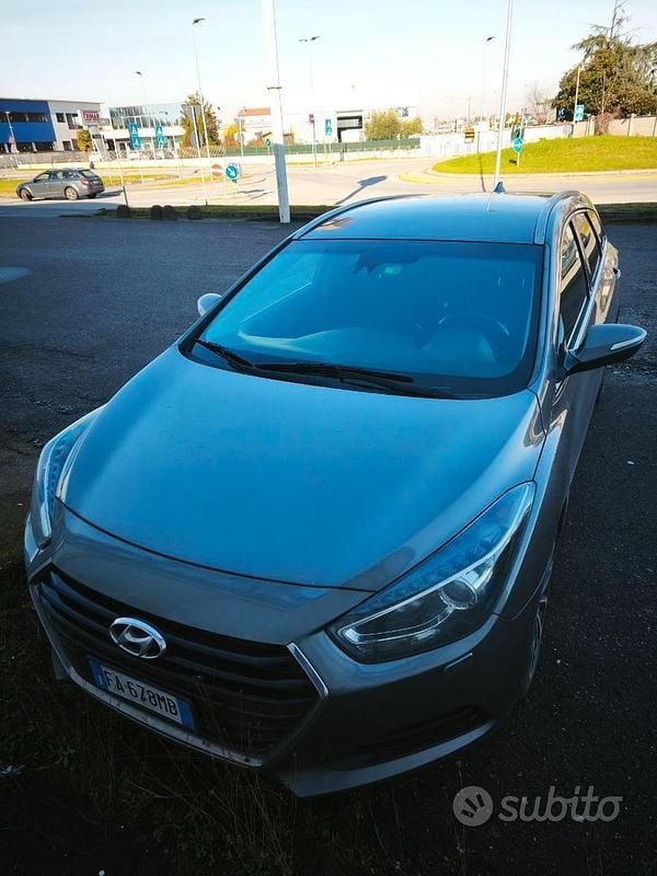 Usata Hyundai i40 141 CV (103 kW) 2015 Grigio Station wagon