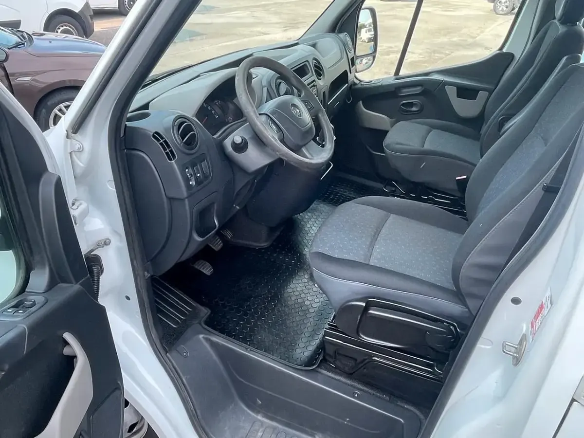 Usata Opel Movano 135 CV (99 kW) 2015 Bianco Monovolume