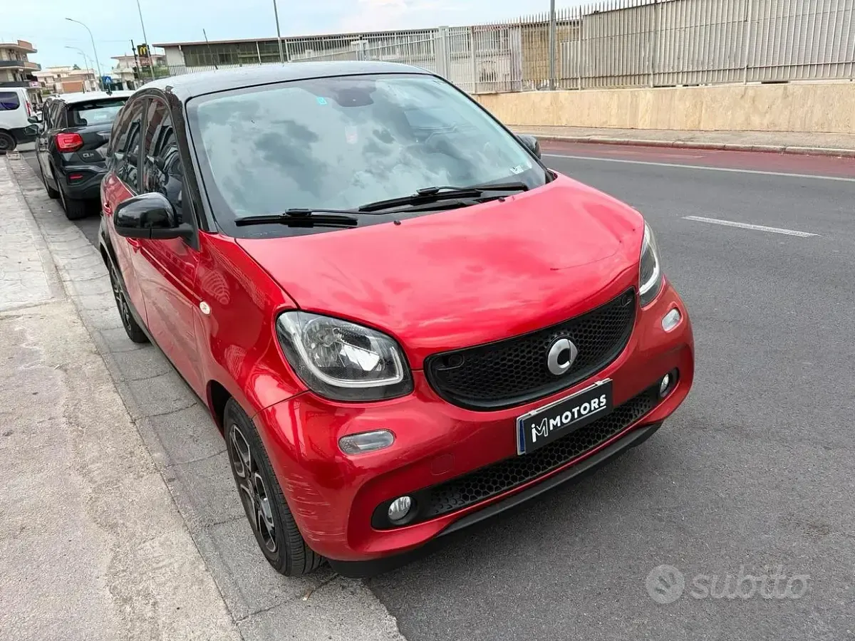 Usata Smart ForFour Passion 71 CV (52 kW) 2016 Rosso Utilitaria