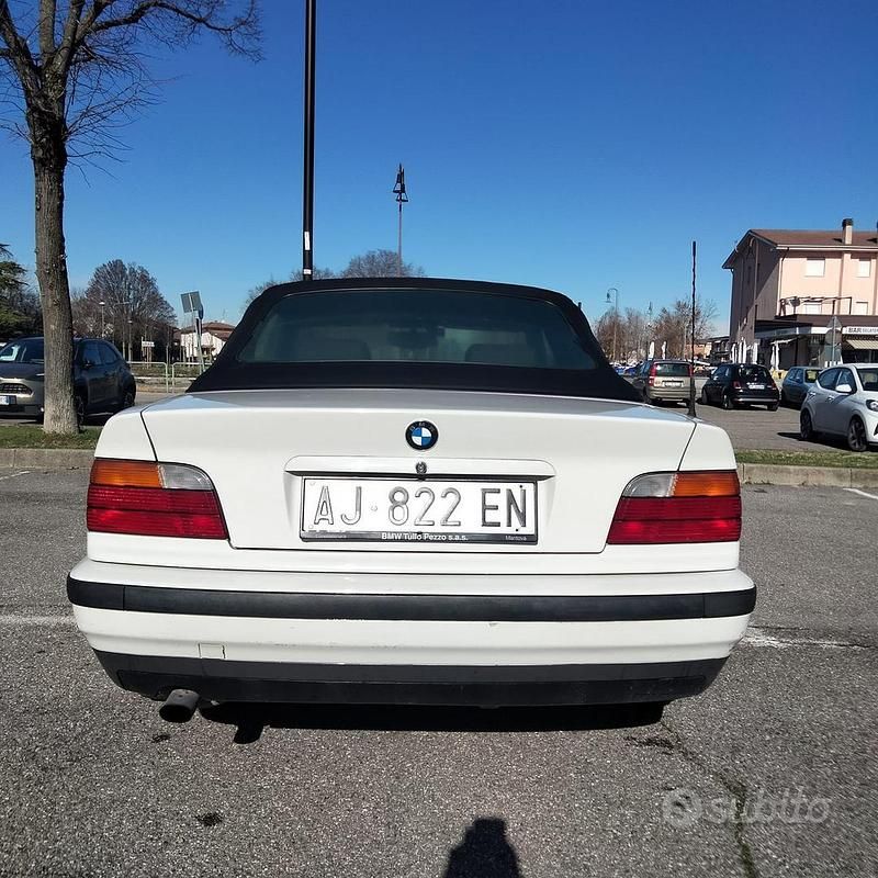 Usata BMW 320 Cabriolet Efficient Dynamics 150 CV (110 kW) 1995 Bianco Cabrio