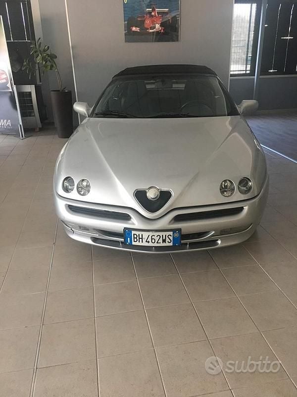Second-hand Alfa Romeo GTV 144 CP (105 kW) 2000 Gri Coupe
