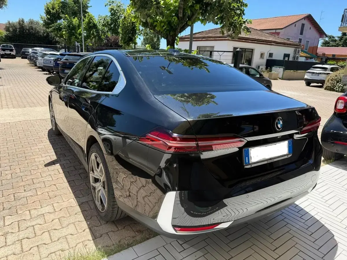 Usata BMW 520 Comfort Edition 197 CV (144 kW) 2024 Nero Berlina