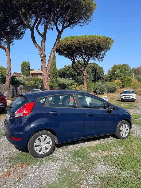 Usado Ford Fiesta Business Edition 60 HP (44 kW) 2014 Azul Citadino