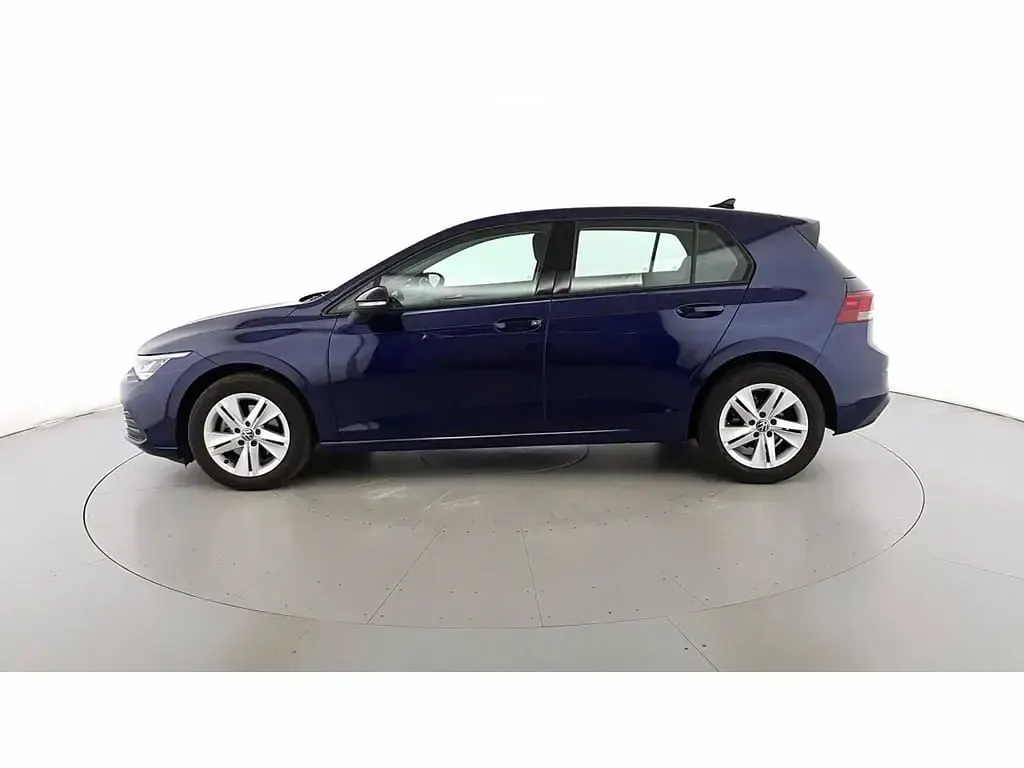 Usata VW Golf VIII Life 131 CV (96 kW) 2022 Atlantic blue