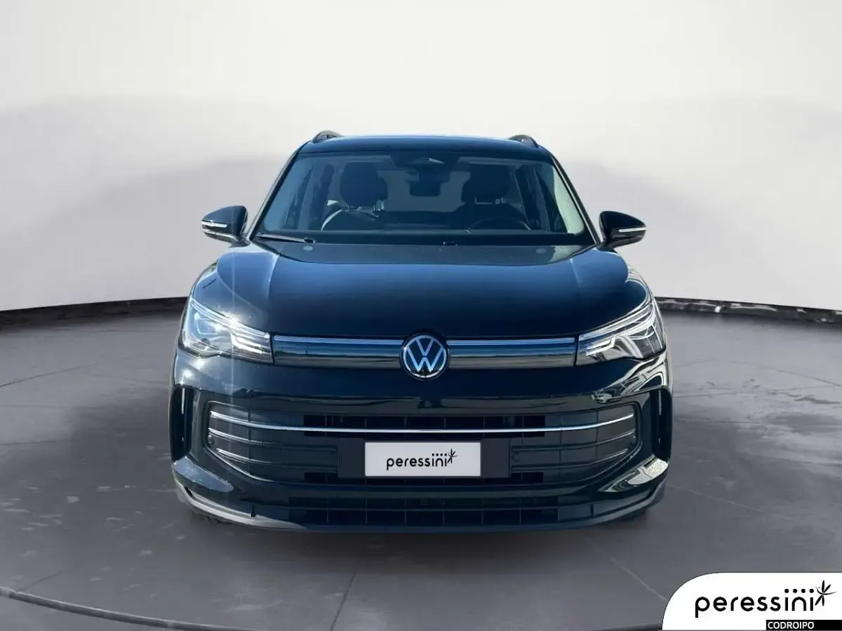Usata VW Tiguan Life 150 CV (110 kW) 2025 Grenadill black metallizzato SUV