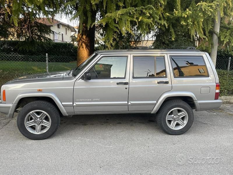 Usata Jeep Cherokee 2000 SUV