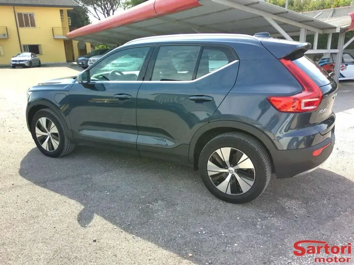 Usata Volvo XC40 129 CV (94 kW) 2021 Blu SUV