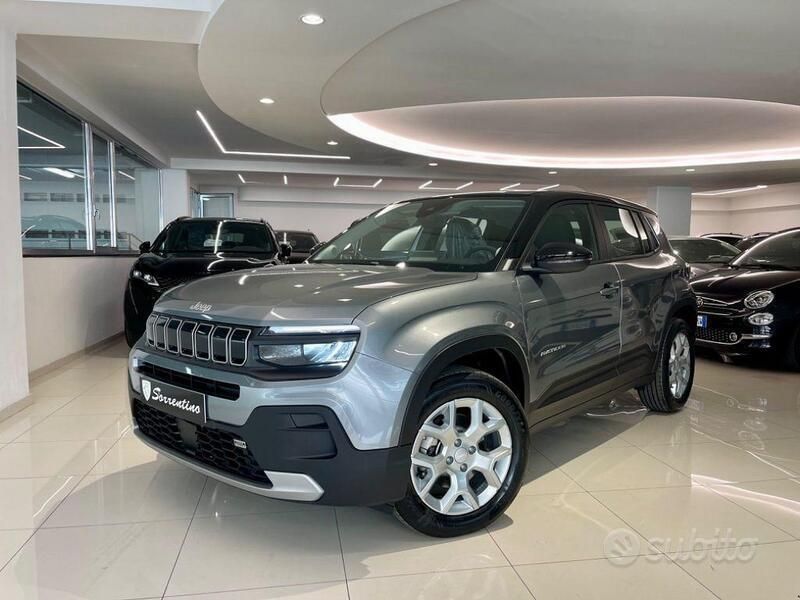 Grigio Usata 2024 Jeep Avenger Altitude SUV | 28.490 € (Molto cara) - Immagine 1/4